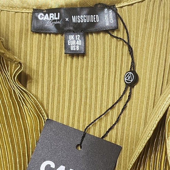 NWT Carli Bybel x Missguided Satin Plisse Plunging Maxi Dress sz 8 yellow gold - Picture 6 of 12